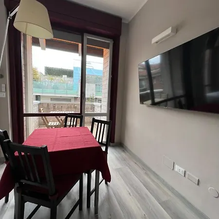 Splendido Vicino Alla Metro Apartment