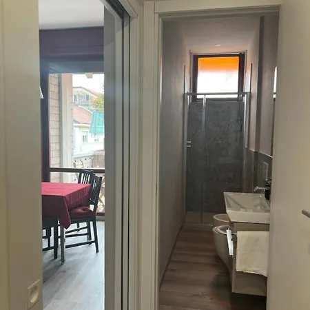 Splendido Vicino Alla Metro Apartment